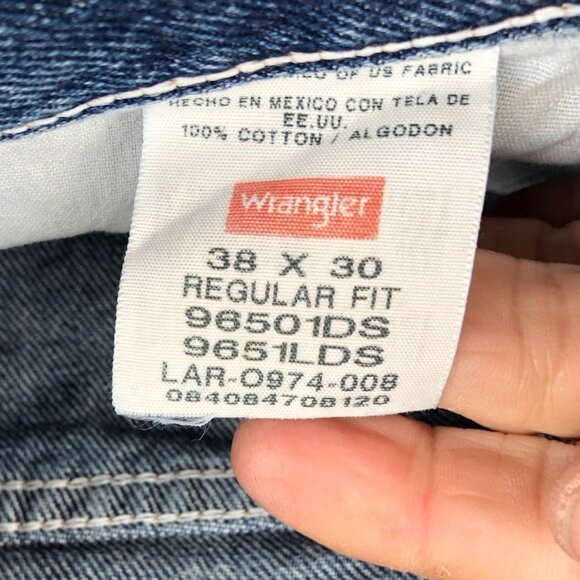 Wrangler Mens Jeans 38x30 Regular Fit Straight Leg Blue Denim Classic Casual - Picture 3 of 14
